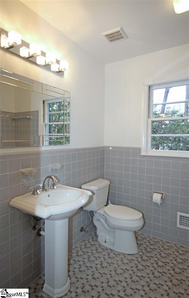 202 Sweetbriar Road Greenville, SC 29615 - Photo 17 of 28 Gallery Image 17
