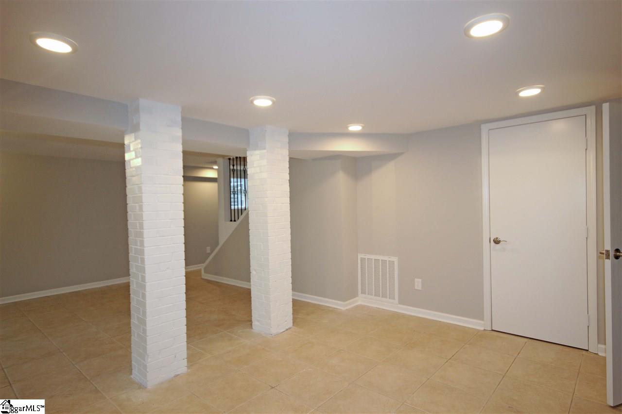 202 Sweetbriar Road Greenville, SC 29615 - Photo 20 of 28 Gallery Image 20