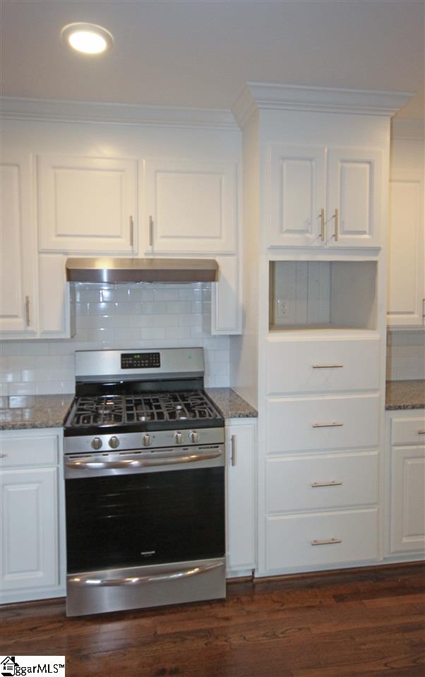 202 Sweetbriar Road Greenville, SC 29615 - Photo 8 of 28 Gallery Image 8