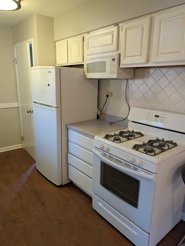 $3,500 | 342 Sunrise Avenue, Willowbrook, IL 60527