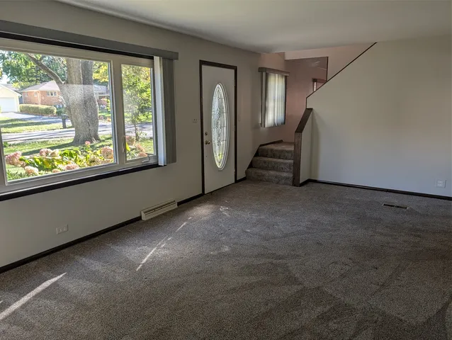 $3,500 | 342 Sunrise Avenue, Willowbrook, IL 60527