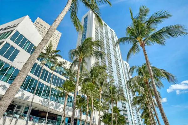 $1,150,000 | 325 Biscayne Boulevard, Unit 1923, Miami, FL 33131