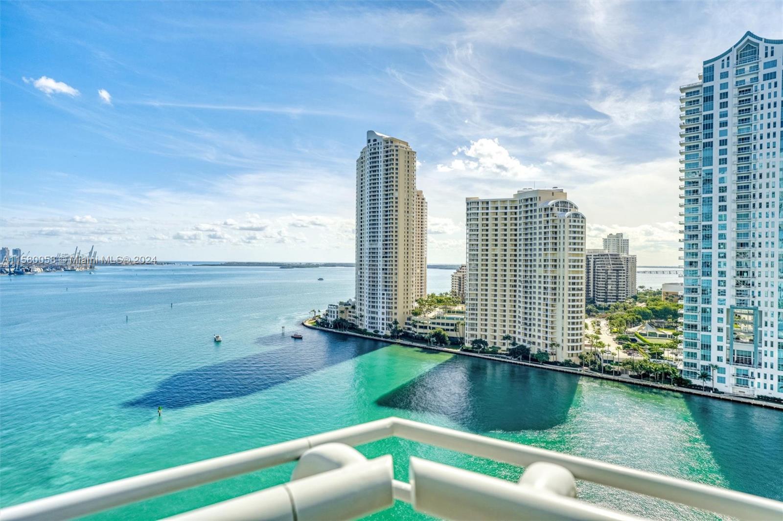 325 Biscayne Boulevard, Unit 1923 Miami, FL 33131 - Photo 13 of 47