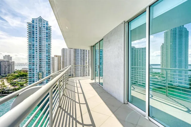 $1,200,000 | 325 Biscayne Boulevard, Unit 1923, Miami, FL 33131