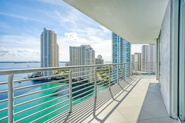 $1,150,000 | 325 Biscayne Boulevard, Unit 1923, Miami, FL 33131