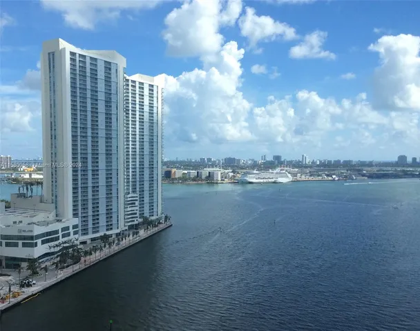 $1,200,000 | 325 Biscayne Boulevard, Unit 1923, Miami, FL 33131