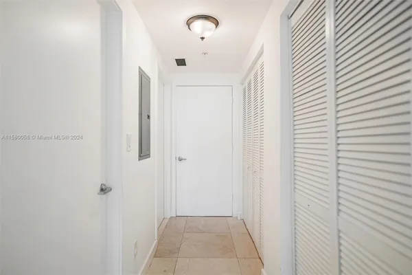 $1,150,000 | 325 Biscayne Boulevard, Unit 1923, Miami, FL 33131