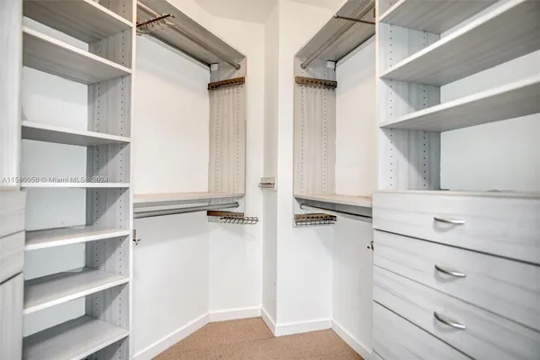 $1,150,000 | 325 Biscayne Boulevard, Unit 1923, Miami, FL 33131