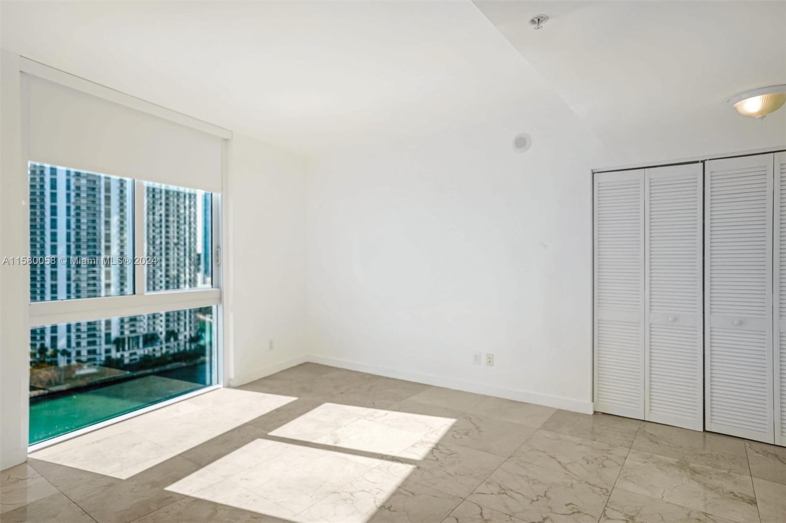 325 Biscayne Boulevard, Unit 1923 Miami, FL 33131 - Photo 30 of 47
