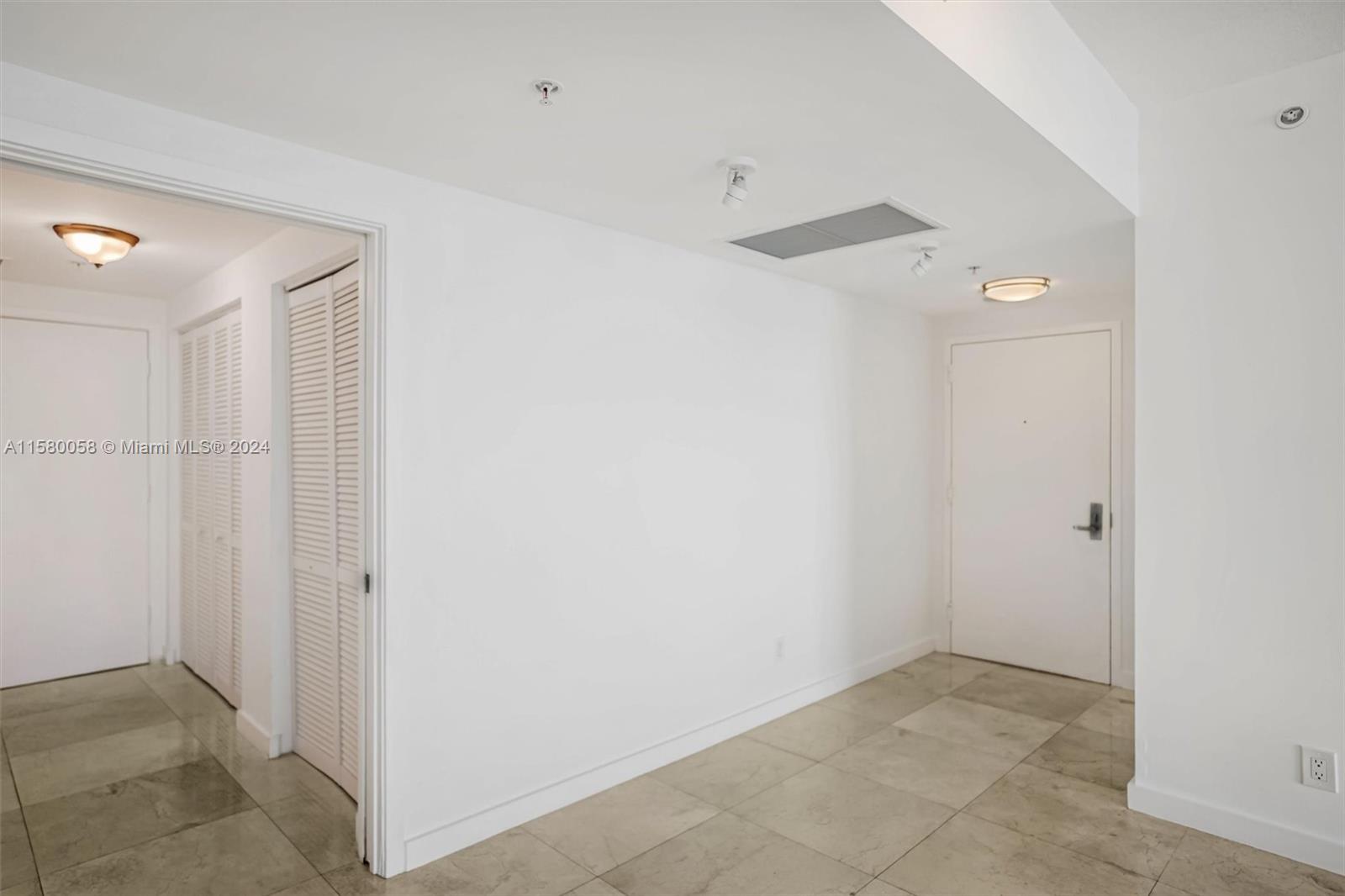 325 Biscayne Boulevard, Unit 1923 Miami, FL 33131 - Photo 3 of 47