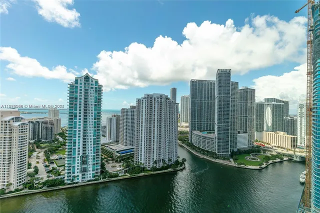 $1,200,000 | 325 Biscayne Boulevard, Unit 1923, Miami, FL 33131