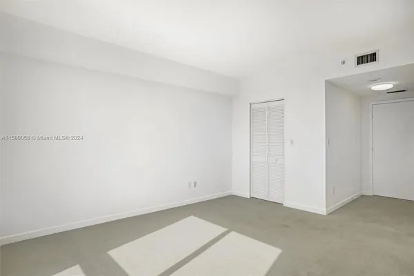 $1,150,000 | 325 Biscayne Boulevard, Unit 1923, Miami, FL 33131