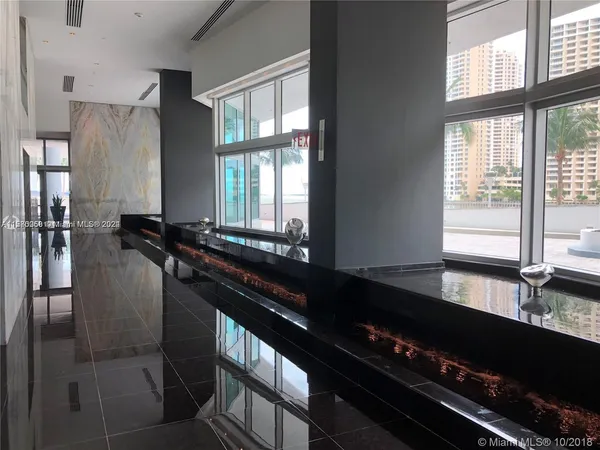 $1,150,000 | 325 Biscayne Boulevard, Unit 1923, Miami, FL 33131