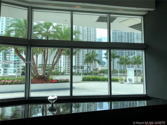 $1,200,000 | 325 Biscayne Boulevard, Unit 1923, Miami, FL 33131