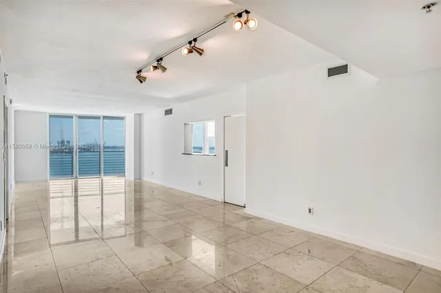 $1,200,000 | 325 Biscayne Boulevard, Unit 1923, Miami, FL 33131