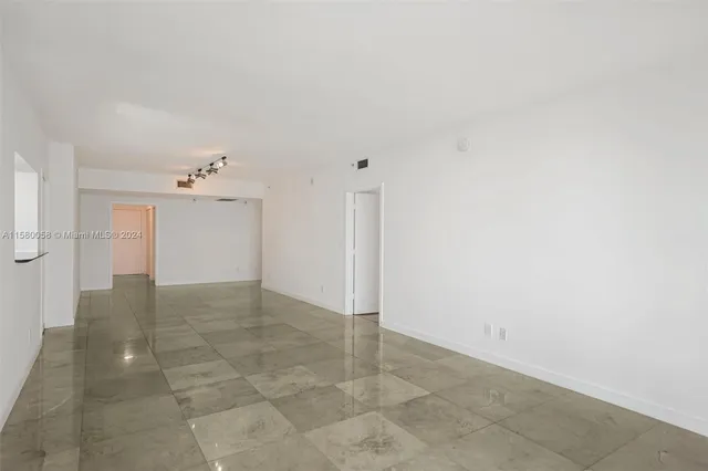 $1,200,000 | 325 Biscayne Boulevard, Unit 1923, Miami, FL 33131