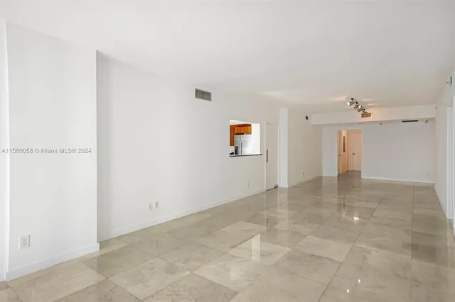 $1,200,000 | 325 Biscayne Boulevard, Unit 1923, Miami, FL 33131