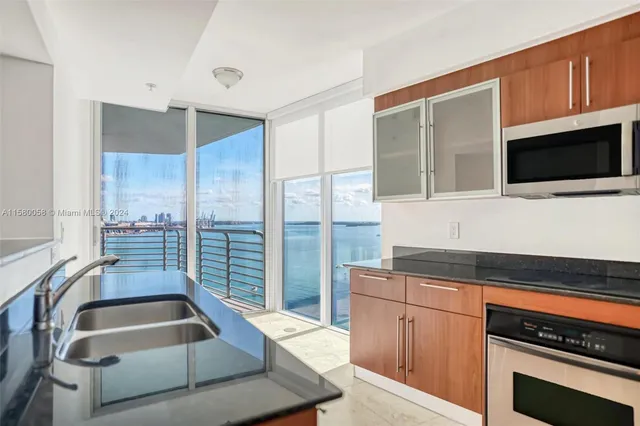 $1,200,000 | 325 Biscayne Boulevard, Unit 1923, Miami, FL 33131