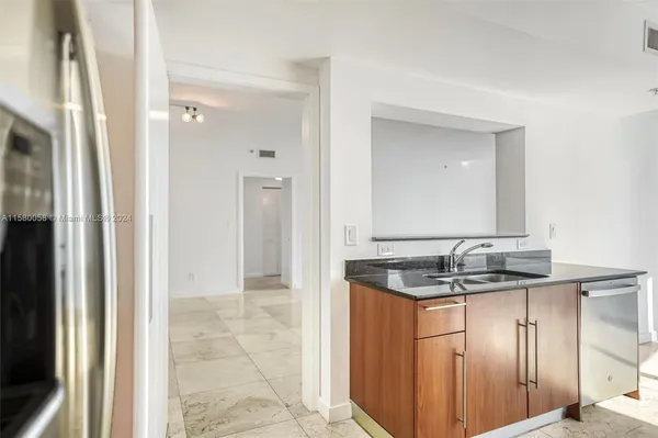 $1,150,000 | 325 Biscayne Boulevard, Unit 1923, Miami, FL 33131