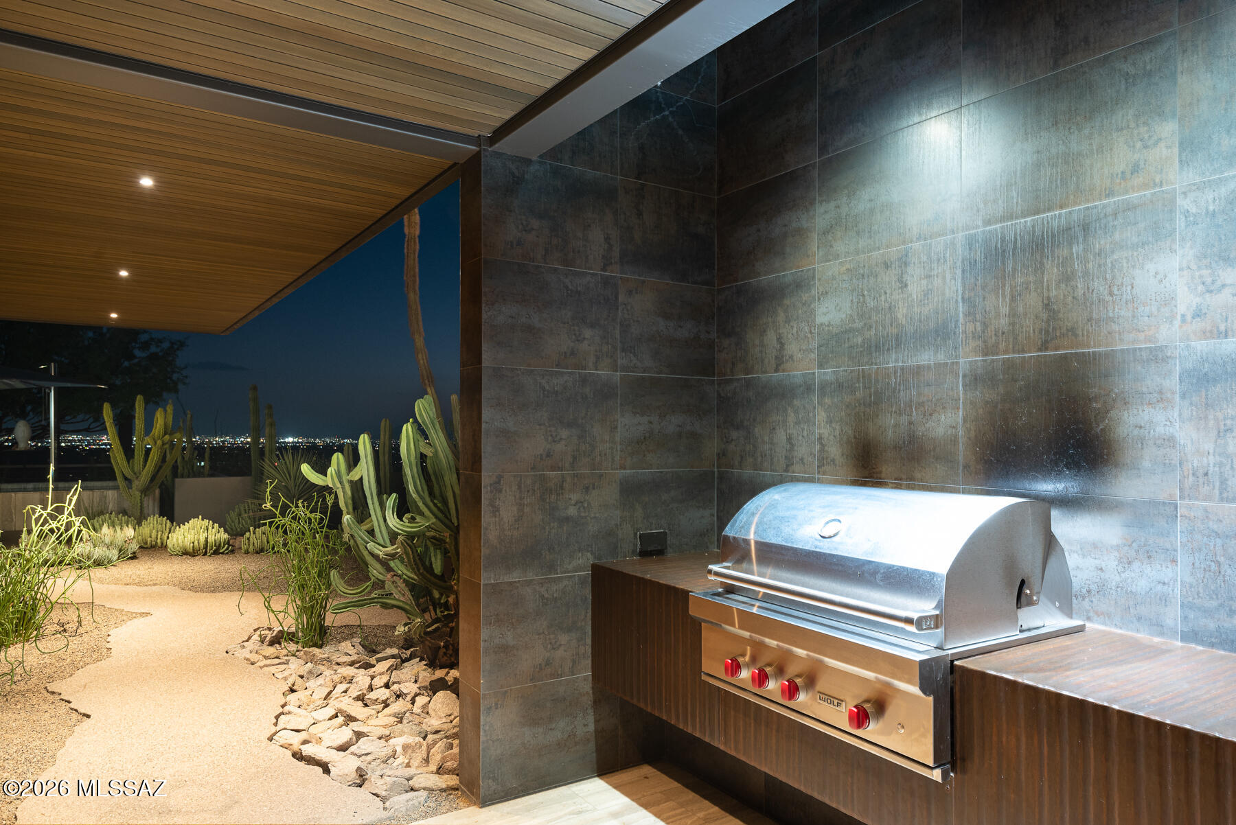 6452 North Rattlesnake Canyon Road Tucson, AZ 85750 - Photo 13 of 51 Covered Built-In BBQ