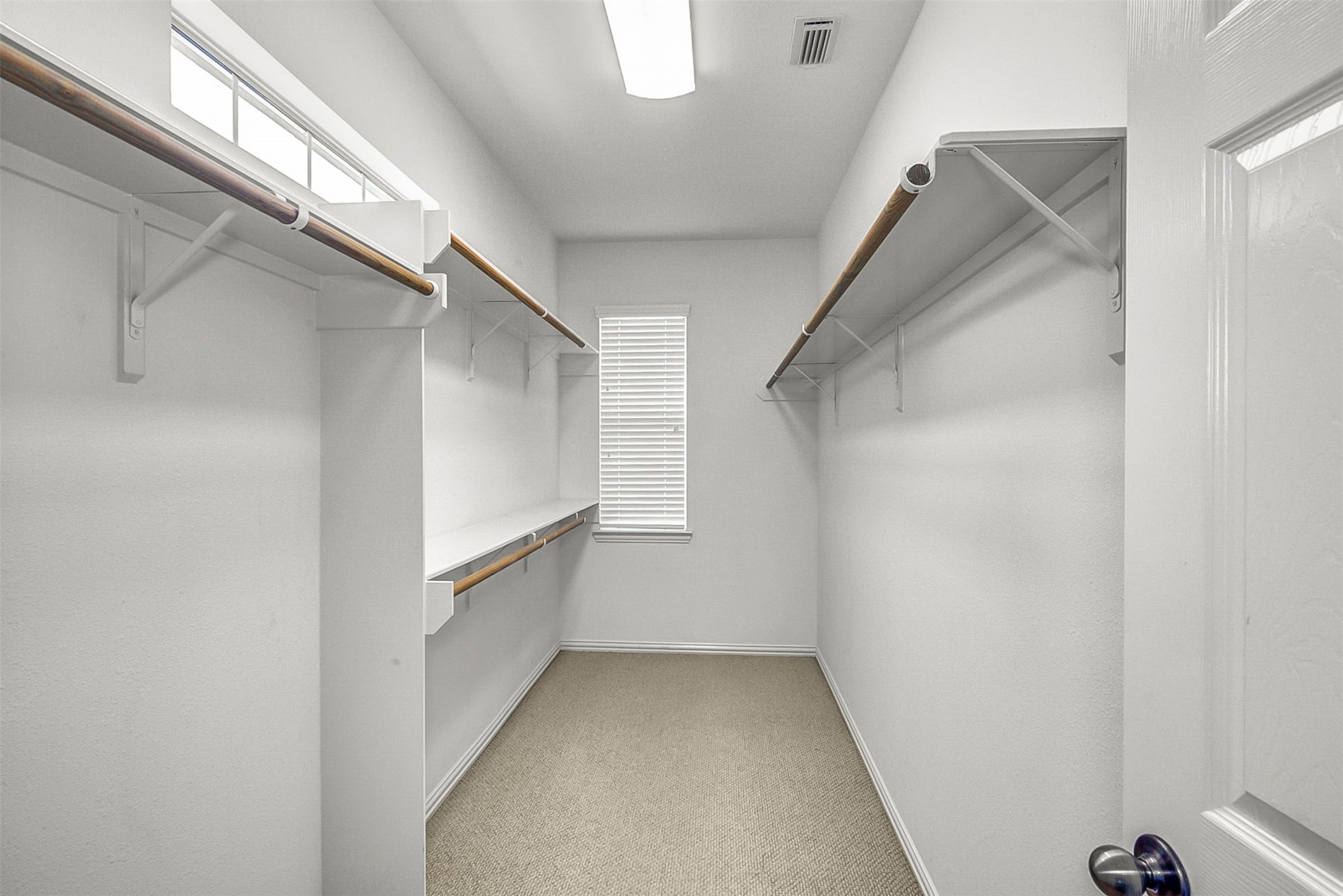 10 Chippewa Trail Spring, TX 77389 - Photo 22 of 46 Primary Closet