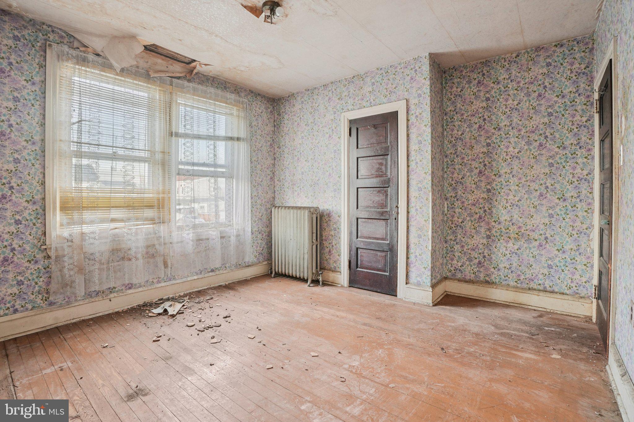5322 James Street Philadelphia, PA 19137 - Photo 19 of 40 an empty room with windows