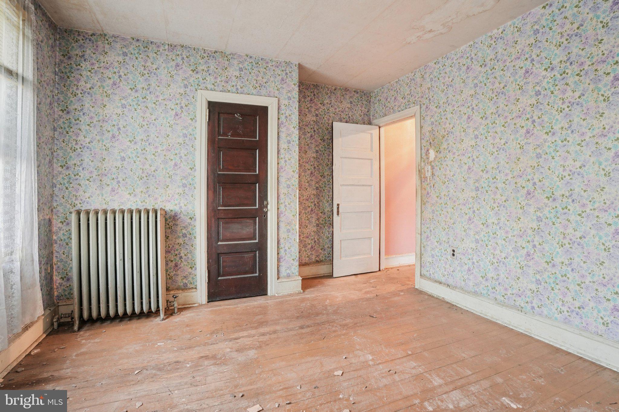 5322 James Street Philadelphia, PA 19137 - Photo 20 of 40 an empty room with closet and windows