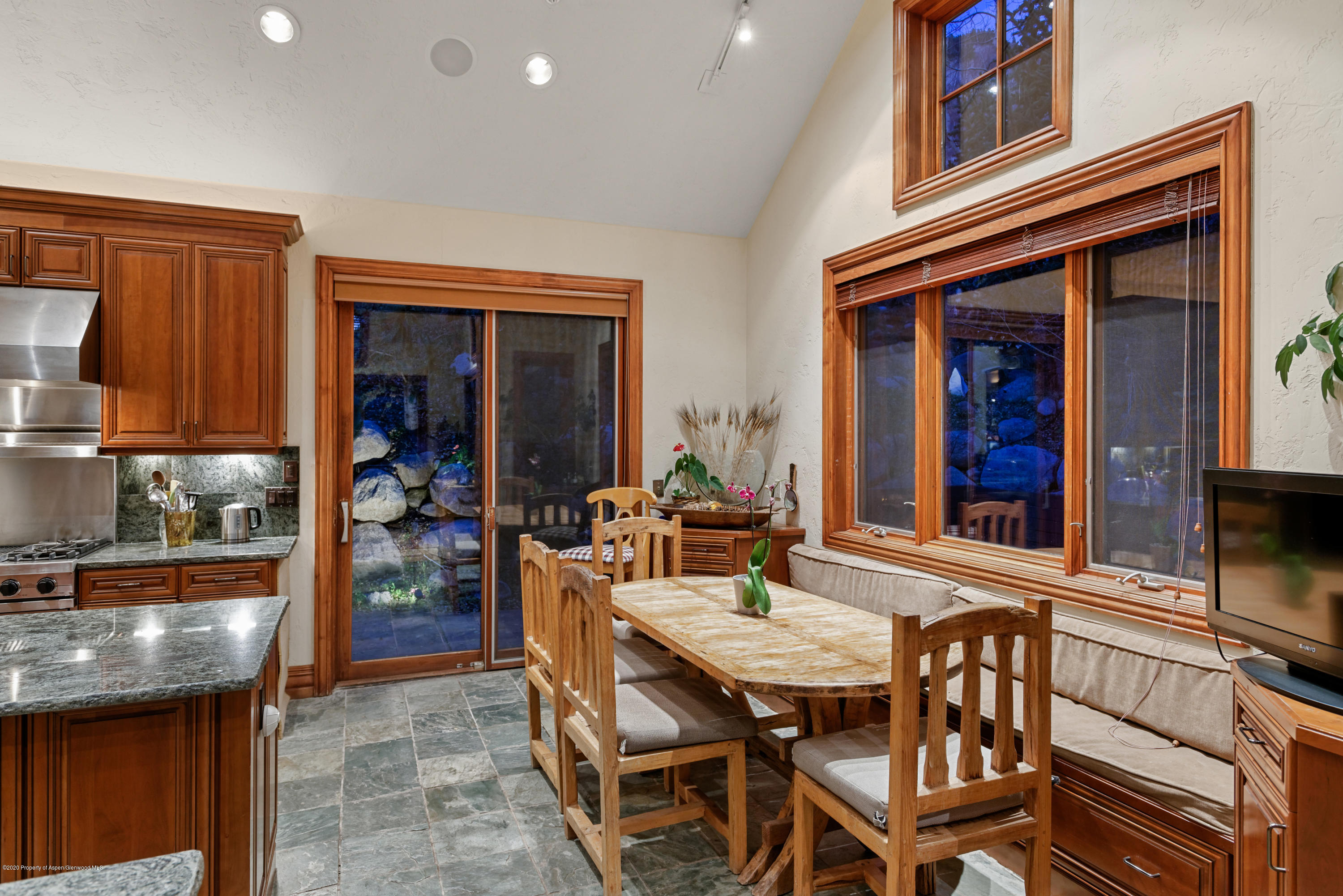 295 Silverlode Drive Aspen, CO 81611 - Photo 12 of 31 295 Silverlode Dr Aspen CO-print-012-023