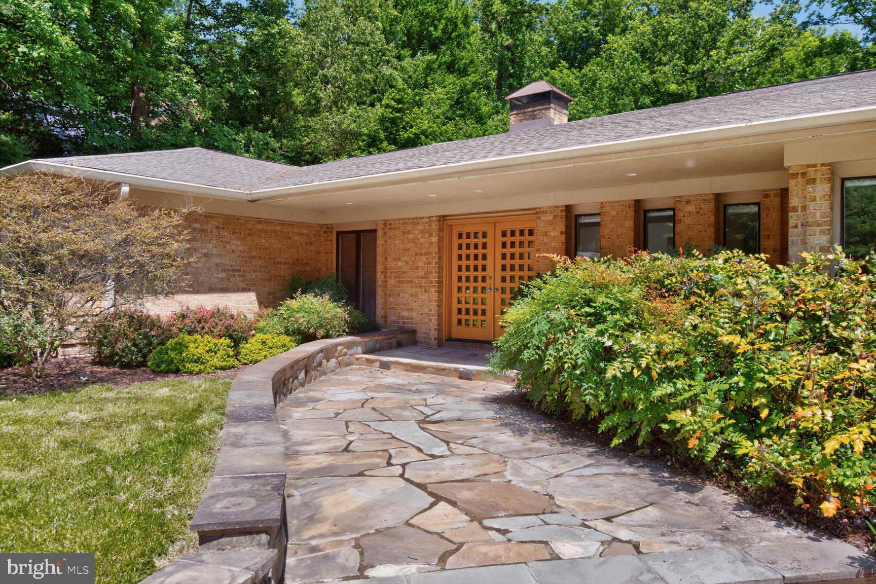 10801 Balantre Lane Potomac, MD 20854 - Photo 2 of 71
