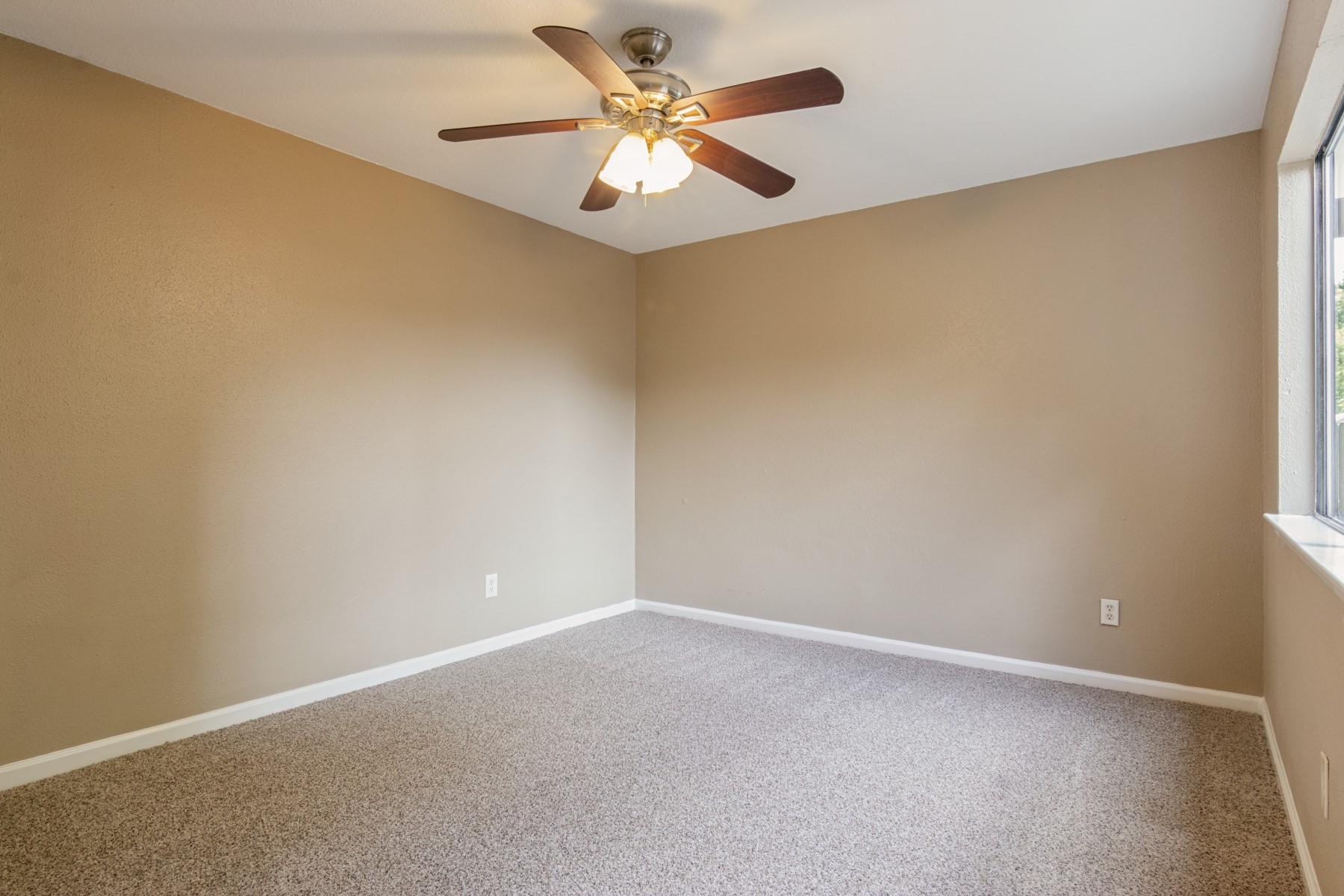 23511 Tree House Lane Spring, TX 77373 - Photo 10 of 20 Gallery Image 10