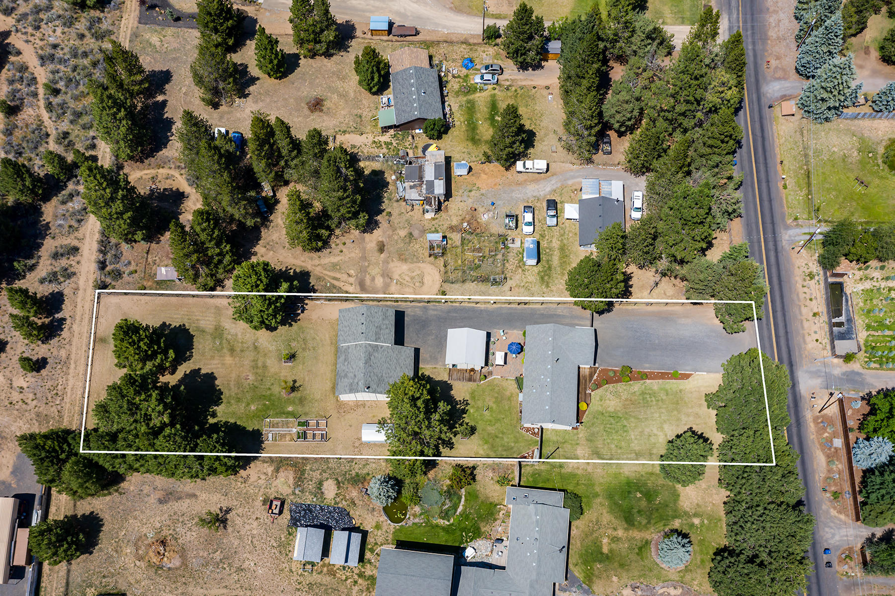 19233 Shoshone Road Bend, OR 97702 - Photo 29 of 32 30