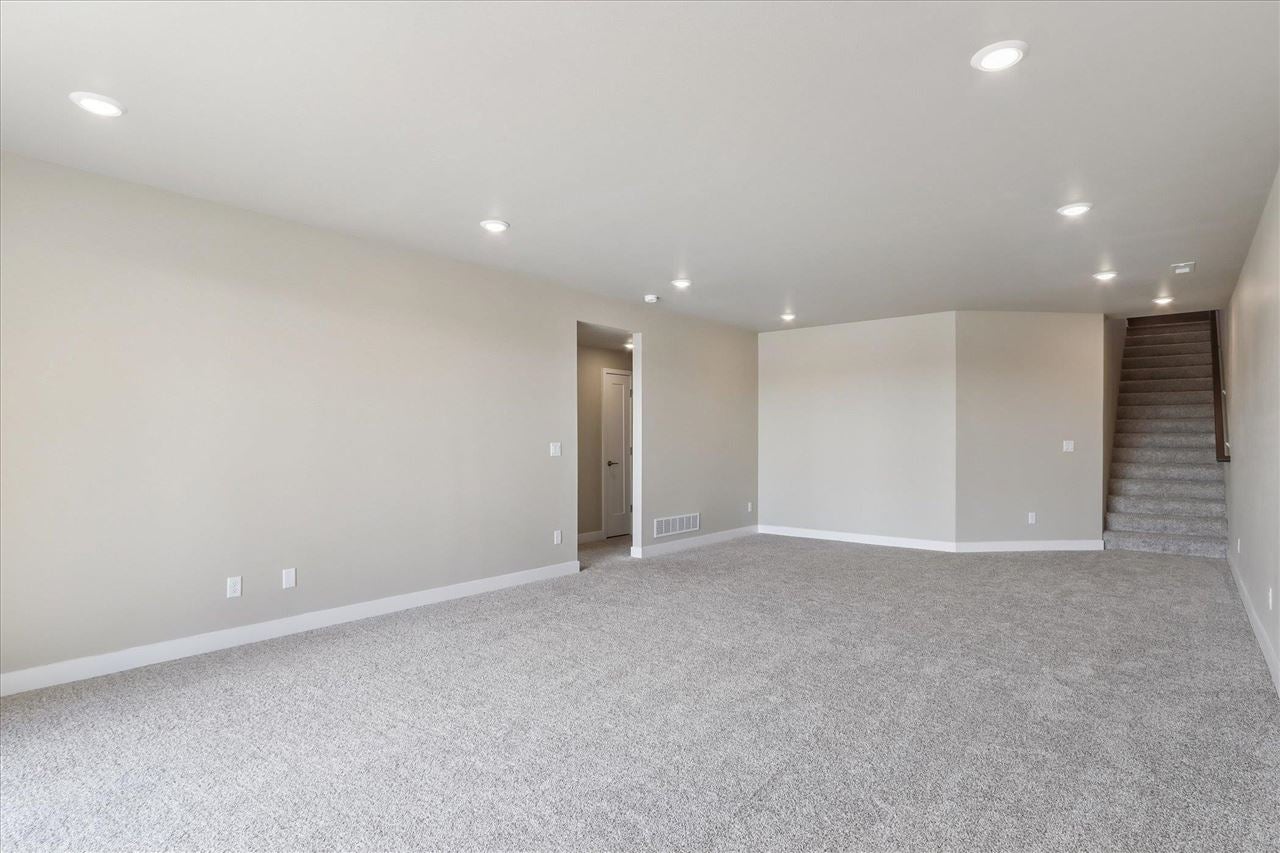 1015 Highland Trail Solon, IA 52333 - Photo 32 of 41 Gallery Image 32