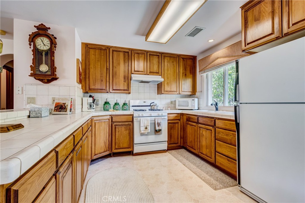 39250 Ortega Highway Fallbrook, CA 92028 - Photo 50 of 59 Guest house kitchen