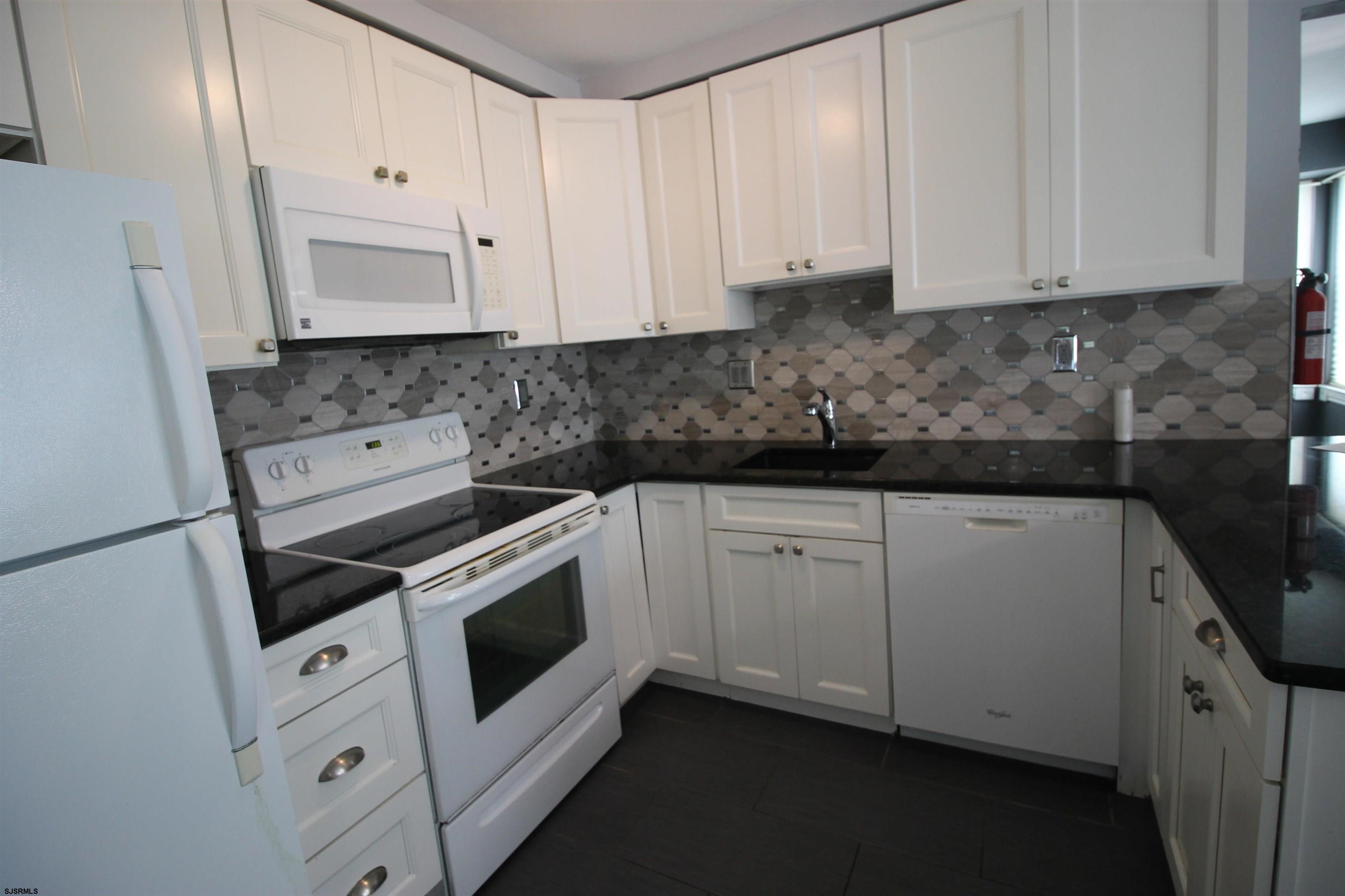 17 Waterview Drive, Unit 17 Galloway Township, NJ 08205 - Photo 4 of 35