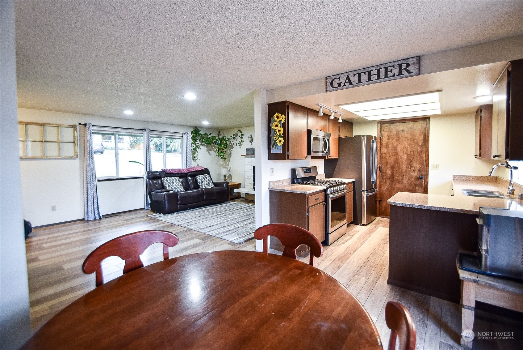 911 North Waugh Road Mount Vernon, WA 98273 - Photo 5 of 30 Gallery Image 5