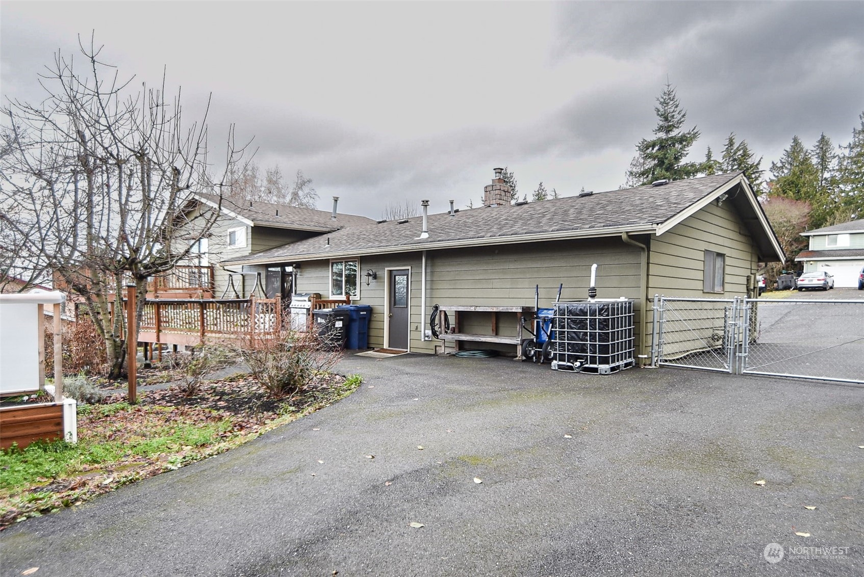 911 North Waugh Road Mount Vernon, WA 98273 - Photo 8 of 30 Gallery Image 8