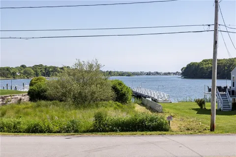$829,900 | 43 Flintstone Road, Narragansett, RI 02882