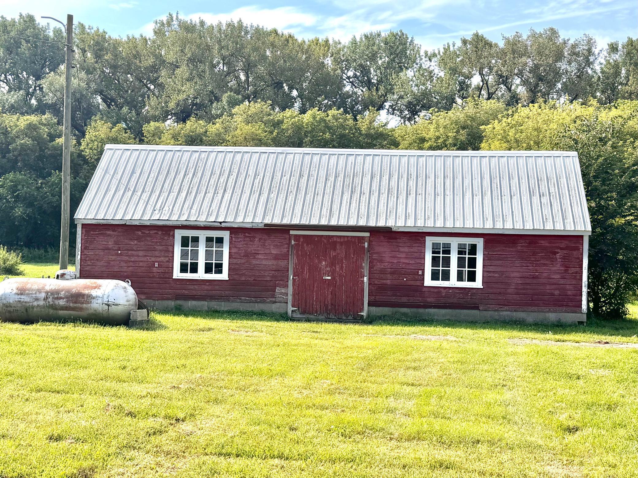 2555 River Road Marshall, MN 56258 - Photo 18 of 21