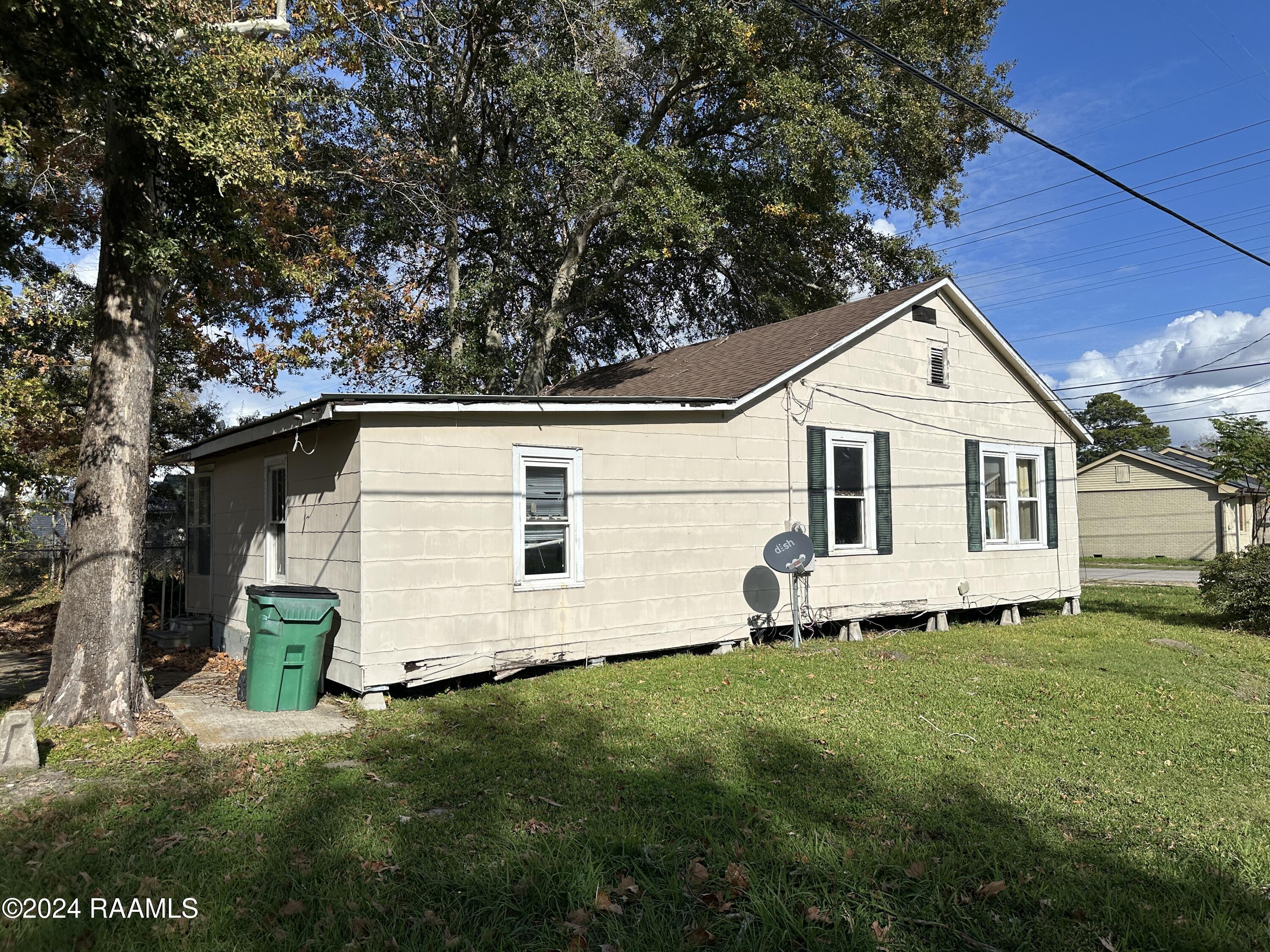 514 4th Street Rayne, LA 70578 - Photo 2 of 11 IMG_8521