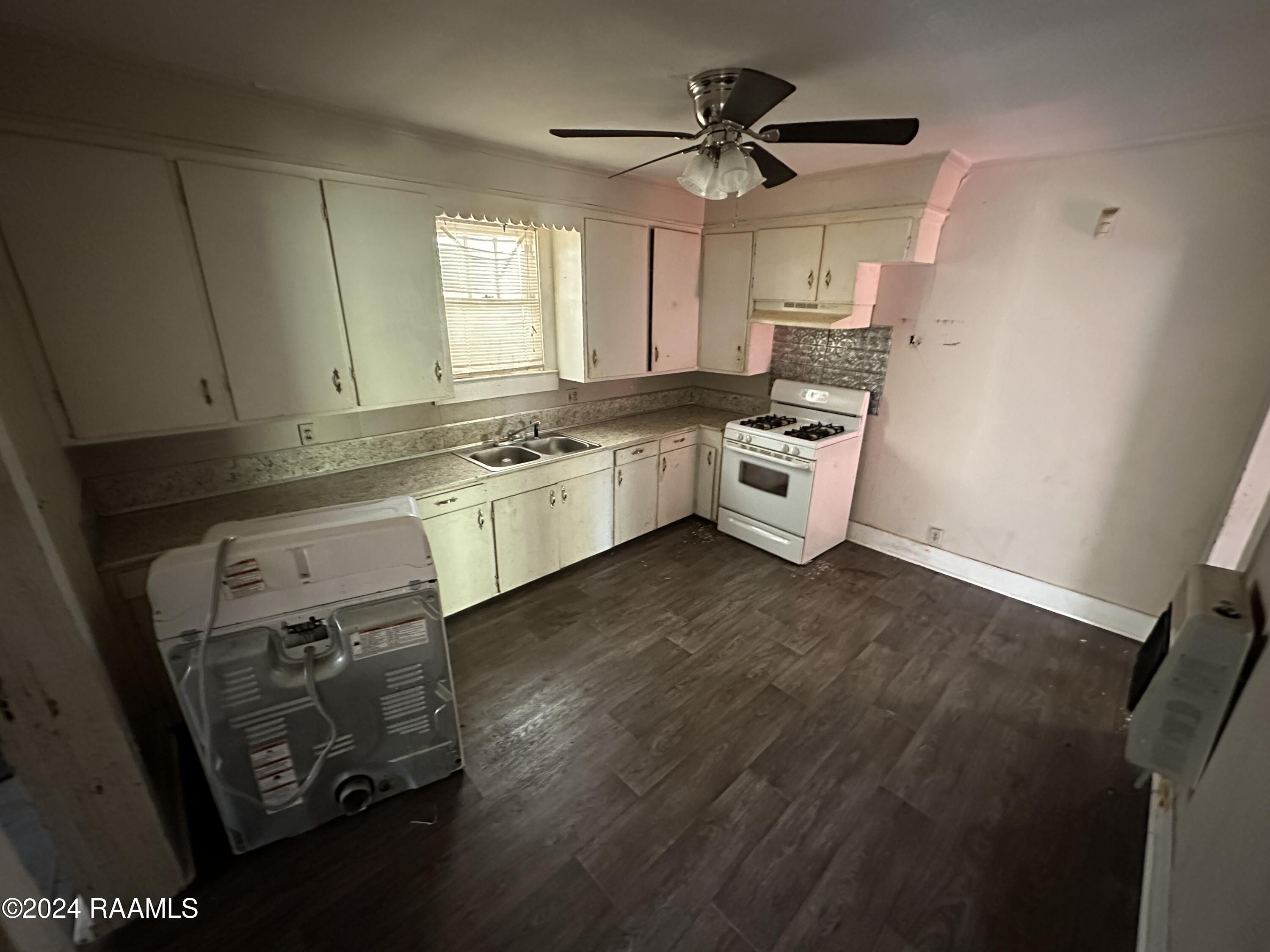 514 4th Street Rayne, LA 70578 - Photo 6 of 11 IMG_8525