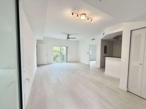 $2,000 | 7516 Northeast 1st Avenue, Unit 302, Miami, FL 33138