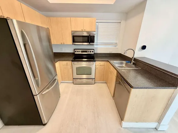 $2,000 | 7516 Northeast 1st Avenue, Unit 302, Miami, FL 33138