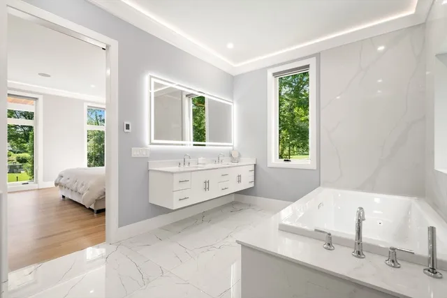 $2,095,000 | 105 Lincoln Street, Northborough, MA 01532