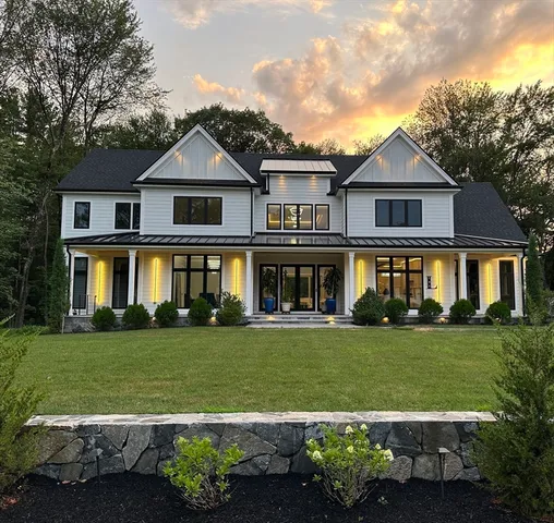 $2,095,000 | 105 Lincoln Street, Northborough, MA 01532