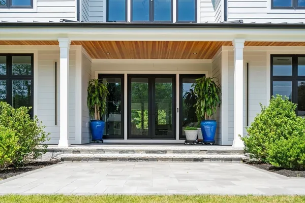 $1,995,000 | 105 Lincoln Street, Northborough, MA 01532