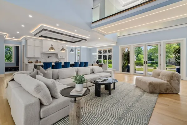 $1,995,000 | 105 Lincoln Street, Northborough, MA 01532