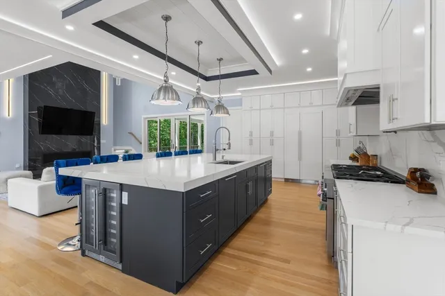 $2,095,000 | 105 Lincoln Street, Northborough, MA 01532