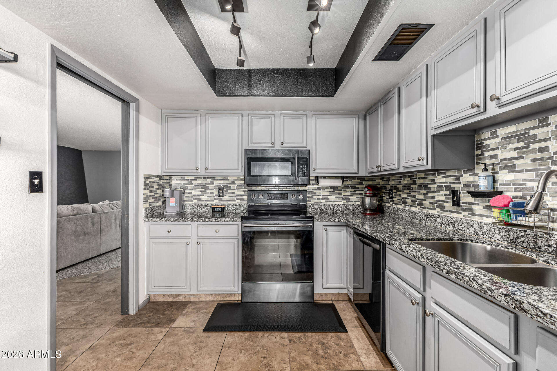 5249 West Mountain View Road Glendale, AZ 85302 - Photo 2 of 22 9 - Mountain View