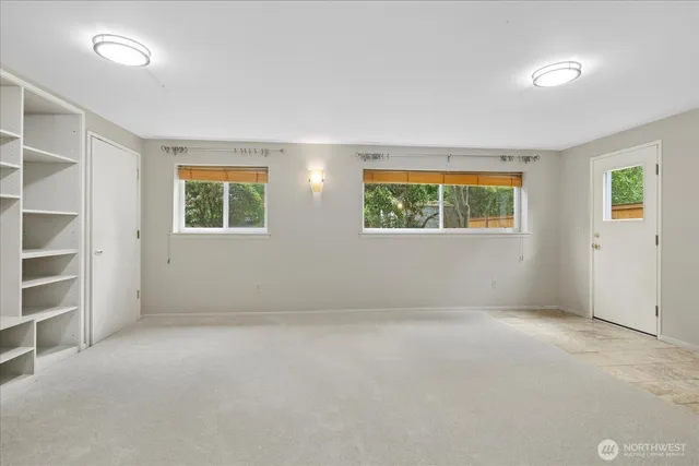 $2,048,000 | 6520 Northeast 60th Street, Seattle, WA 98115