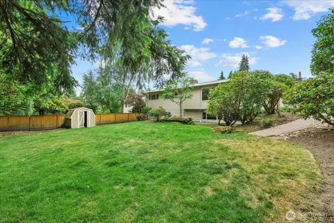 $2,048,000 | 6520 Northeast 60th Street, Seattle, WA 98115